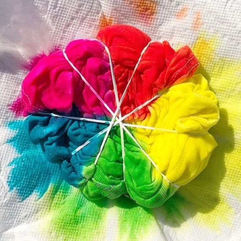 Imatge taller "Va de colors… fem una colorteca!"